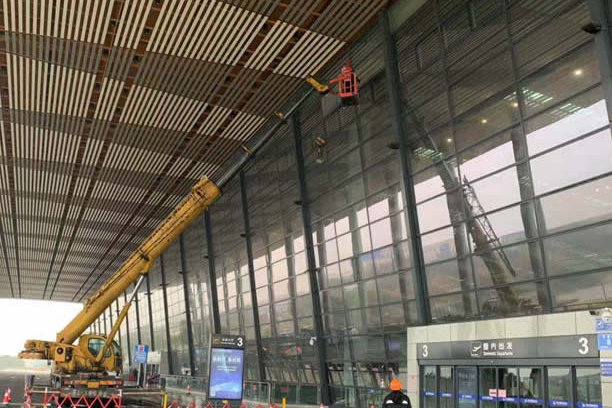 惠东玻璃幕墙维护和保养